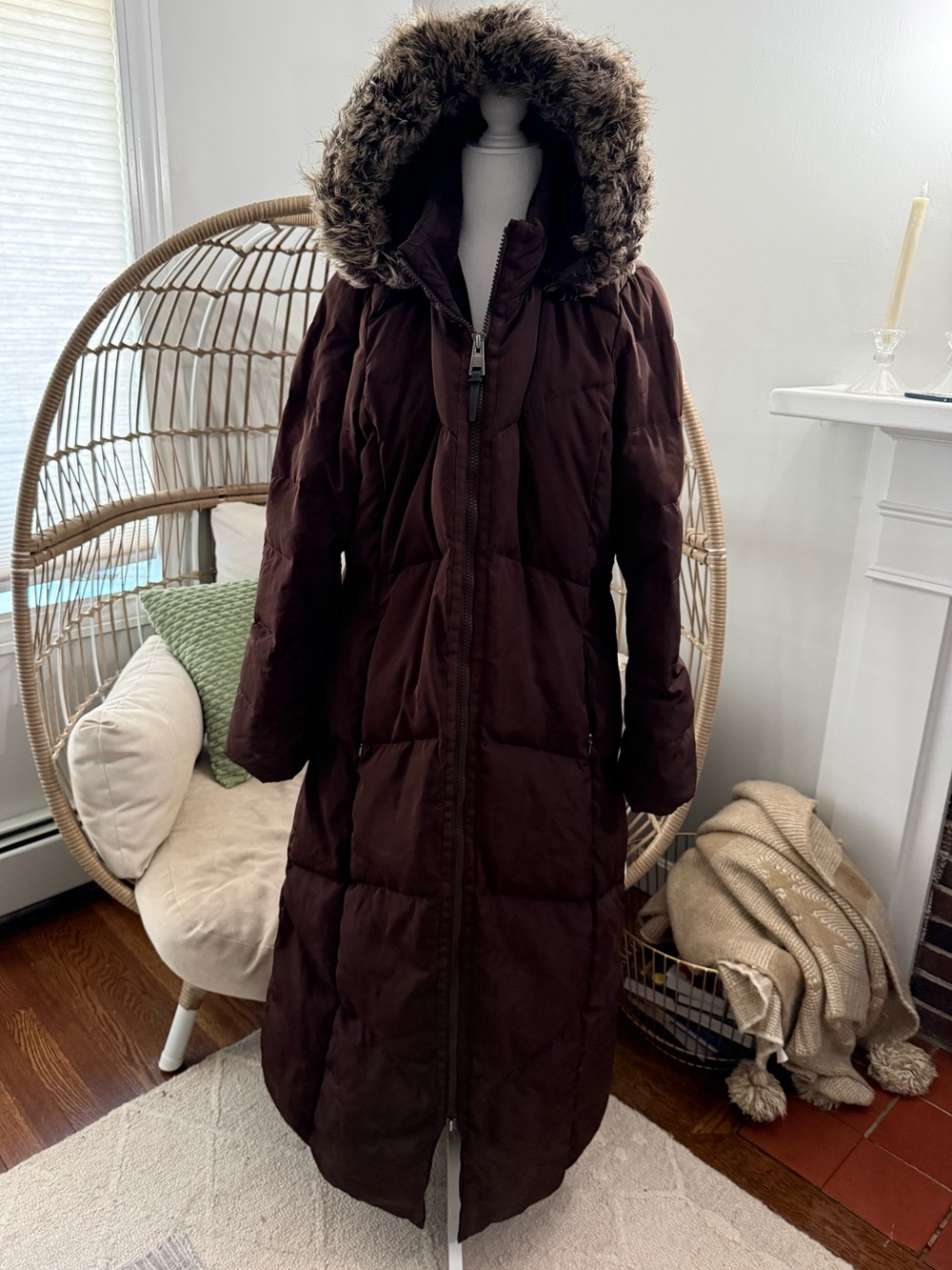 Lands’ End Women’s Long Down Puffer Coat Faux Fur Hood Brown L Tall 14-16